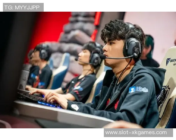 职业联赛中FPX团队协作表现分析与评价探讨 职业联赛中FPX团队协作表现分析与评价探讨